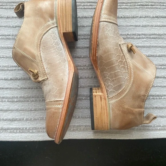 Freebird Mabel slip-on oxfords. - Picture 2 of 7